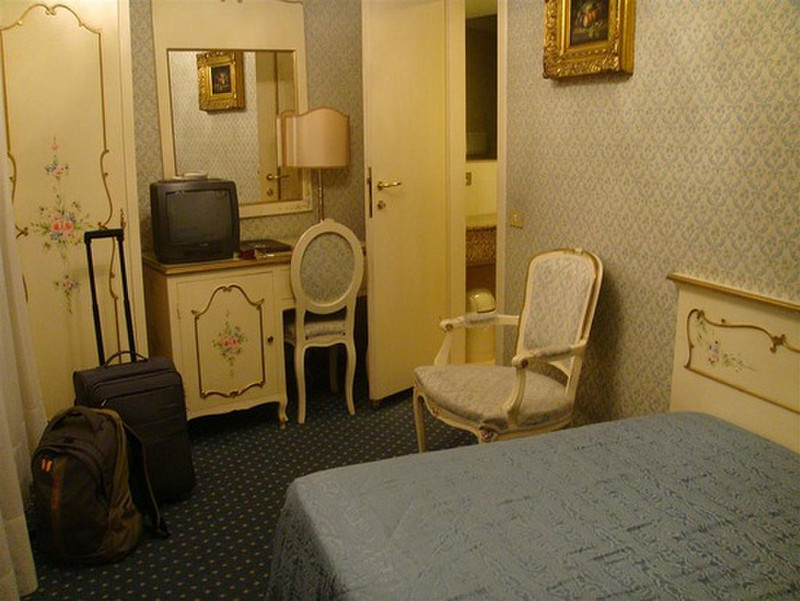 hotel rialto - teeny tiny room