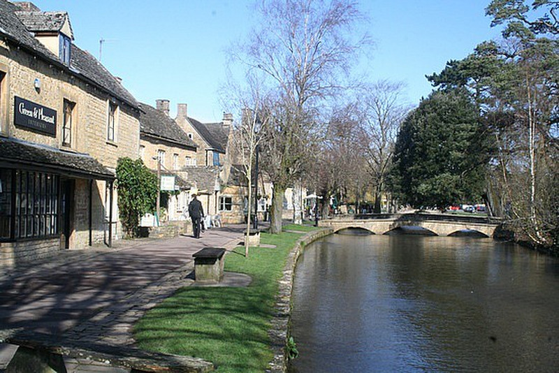 Bourton on the Water in the sunshine