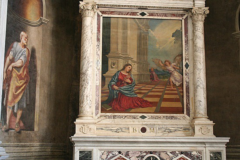 In the Duomo at Treviso, Titian&#39;s Annunciation