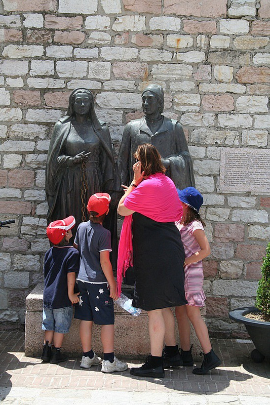 Looking at the statue of St Francis&#39; parents