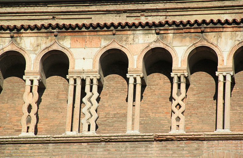 Ferrara - each set of columns is different