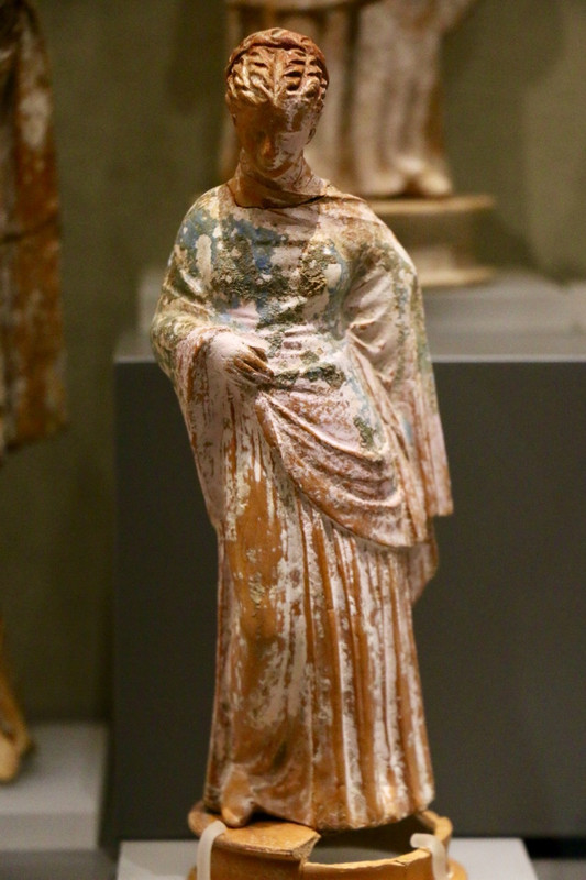 Corinthian figurine 