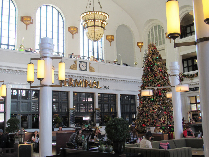 Union Station = Christmas decorations