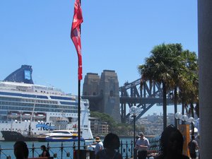 NCL Star, Flag and Harbour Bridge