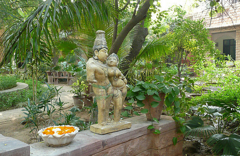 Garden statuary