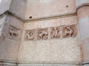 Carvings on the Outside of the Baptristrey