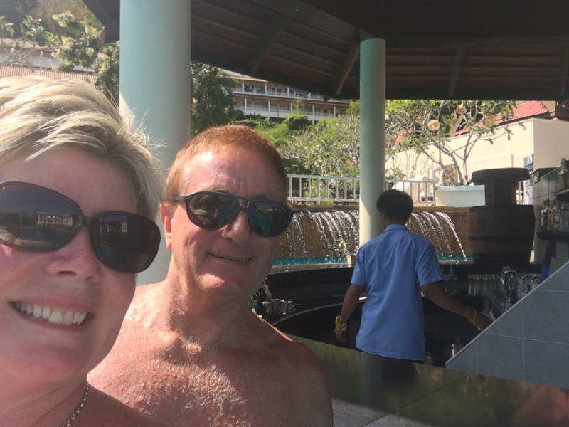 Having a drink at the pool bar selfie!