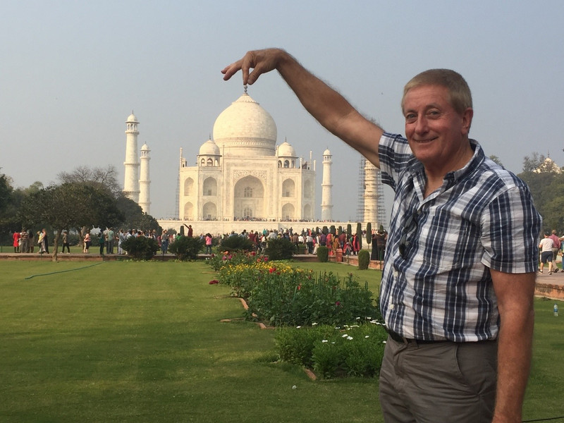 Pinching the top of the Taj Mahal