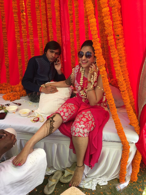 Sakshi getting her henna done