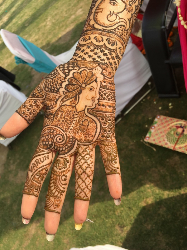 Sakshi&#39;s finished right hand
