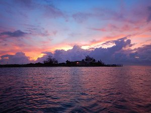Sunsetting over Farmer&#39;s Cay Yacht Club.