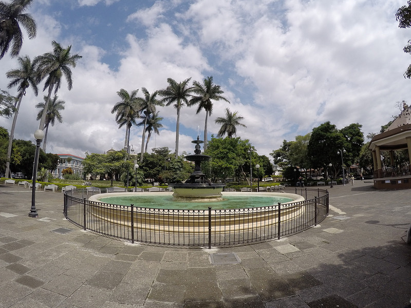 Heredia&#39;s Central Plaza fountain