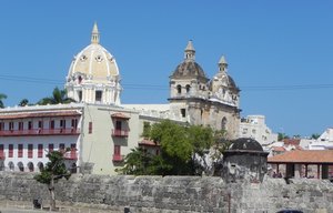 Old Cartagena - notice the city wall!