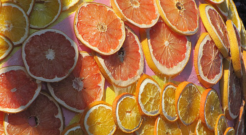 Grapefruit and orange slices
