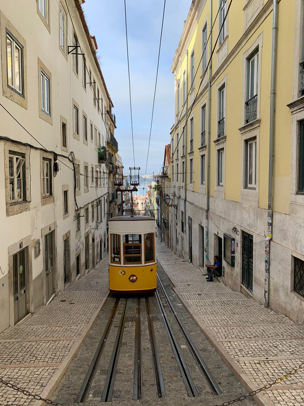 Lissabon am frühen Morgen 