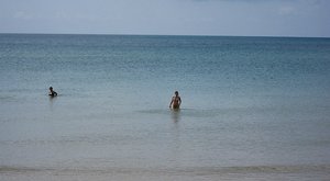 Badespa&szlig; am einsamen Strand