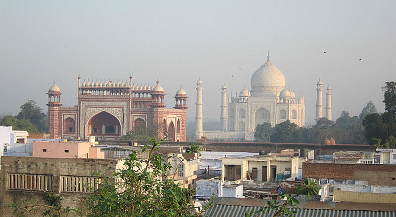 Der erste Blick auf den Taj - von der Terasse