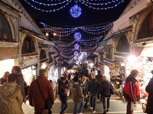 On the Ponte di Rialto 