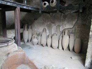 Herculaneum - Wine bottles?