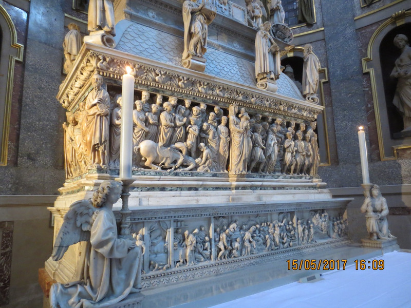 St Domenico&#39;s Sarcophagus