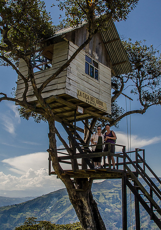 Treehouse at a volcanoe monitoring station