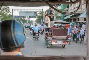 A Glimpse of the Chaos from the Tuk-Tuk (dfs)