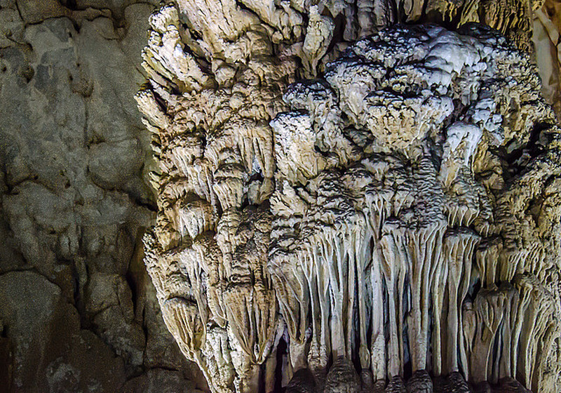 Spectular features of Paradise Cave II