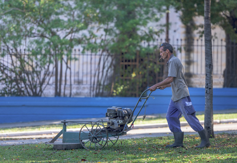 A Lawn Mower of Today in Cuba