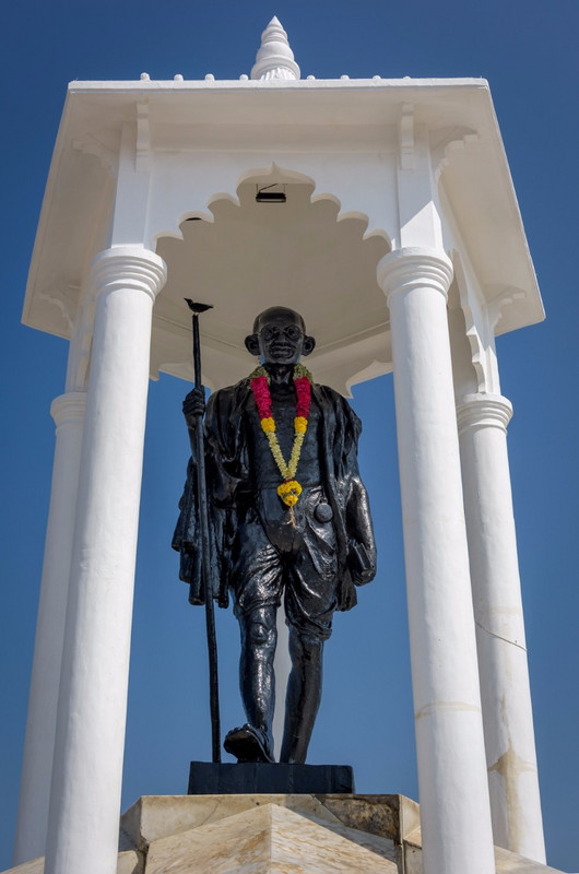 A statue of Ghandi