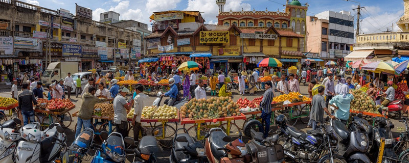 Devaraja Market crowded streets