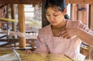 Lotus silk weaving