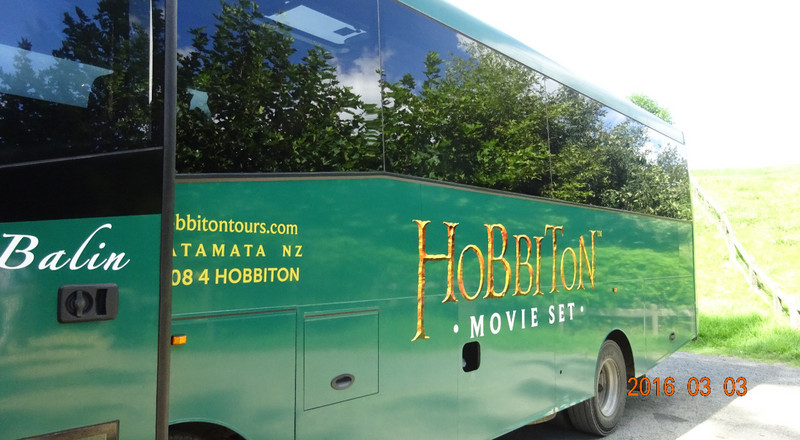 Bus to Hobbition