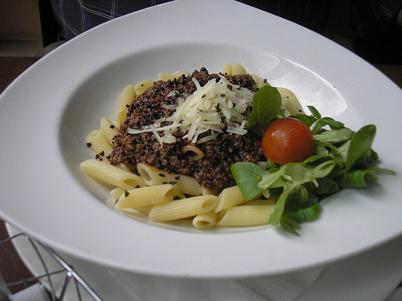 Pasta with Beef and Chocolate Sauce