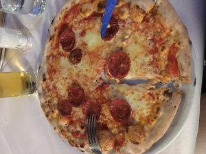 Yummo pizza at La Vecchia Marina