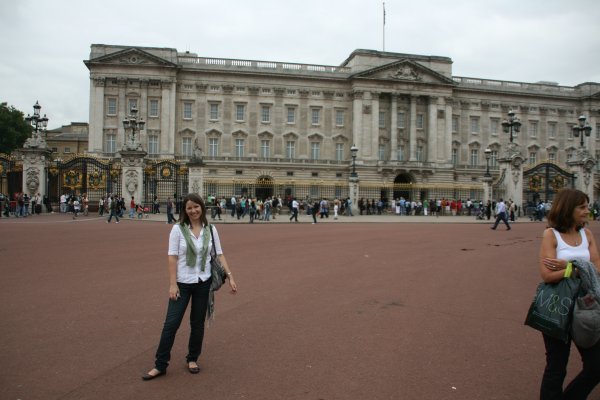 Mandi at Buckingham Palace