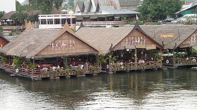 Floating restaurants