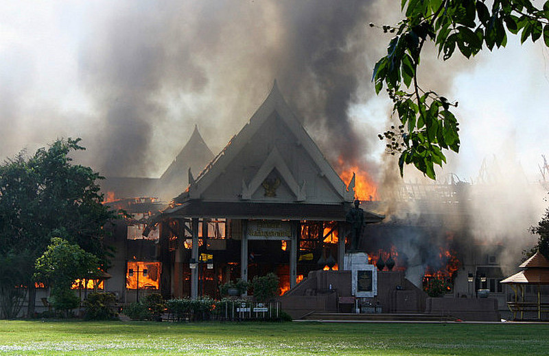 19 May (4)  - City Hall building burns