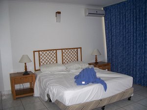 Cairns hotel room