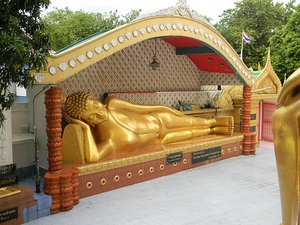 Gold Buddha - mah&#257;parinabb&#257;na