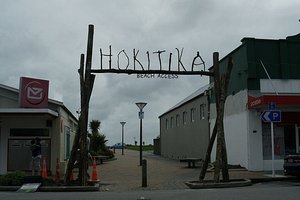 6.1288612741.hokitika-sign
