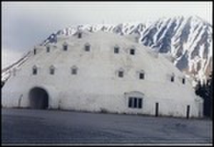 thumbnail.large.8.1295301163.giant-igloo--a-defunk-hotel