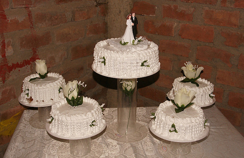 13.1338999955.wedding-cakes