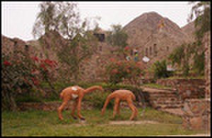 thumbnail.large.13.1338999955.llama-statues