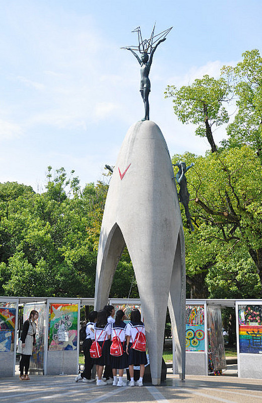 Childrens Peace Monument
