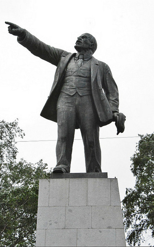Lenin Pointing The Way