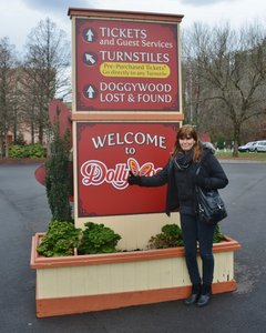 DH Goes To Dollywood