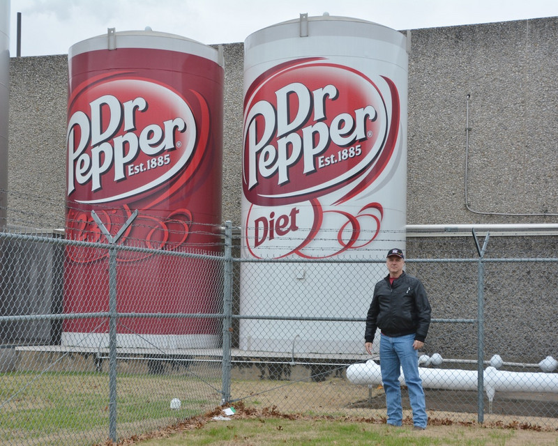 World&#39;s Biggest Dr Pepper Cans
