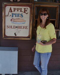 DH Finds Her Apple Pie