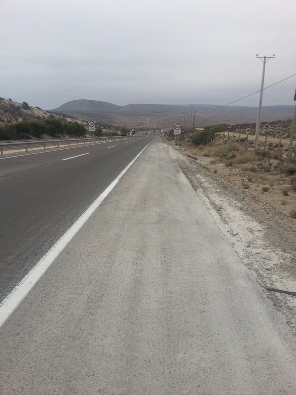 On the road towards El Quisco, before the big fire