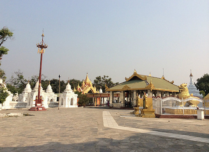 Maha Lokamarazein Kuthodaw Pagoda